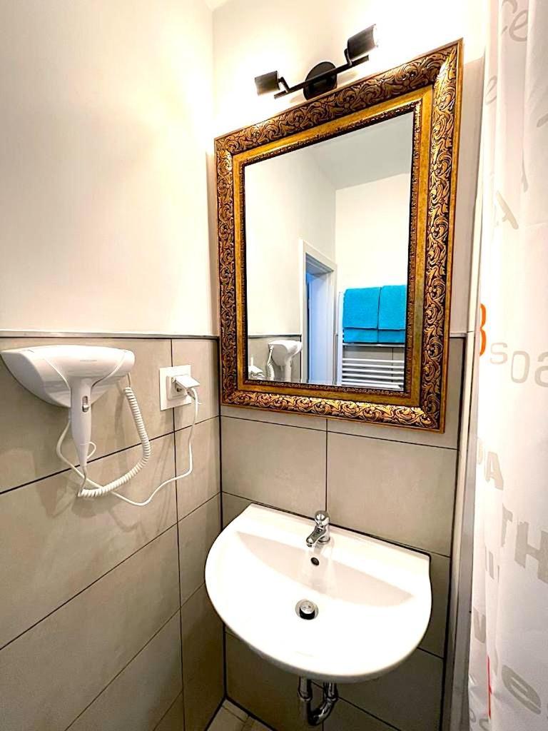 Hotel Uthoff Bissendorf Экстерьер фото